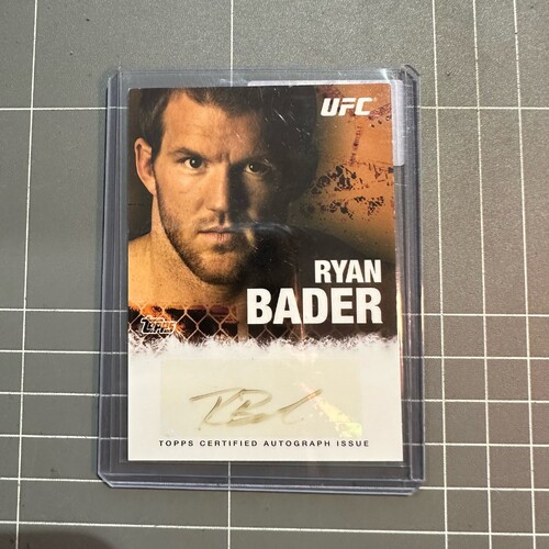 2010 Topps UFC Series 4 Fighter Auto Ryan Bader #FA-RB Auto