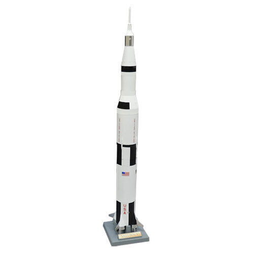 Estes 2160 Saturn V (1/200 scale) (2) Beginner Model Rocket Kit (18mm Standard Engine)