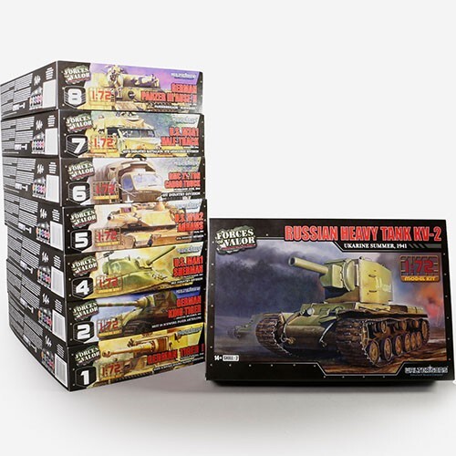 Forces of Valor - Russian Heavy Tank 1:72 Model Kit 873003A