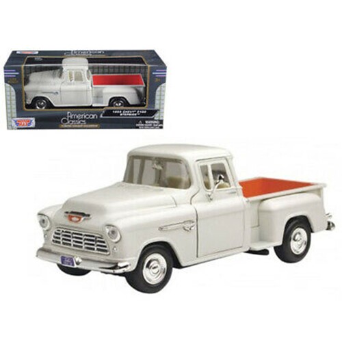 Timeless Classics - 1:24 1955 Chevy Stepside 5100 (American Classics)