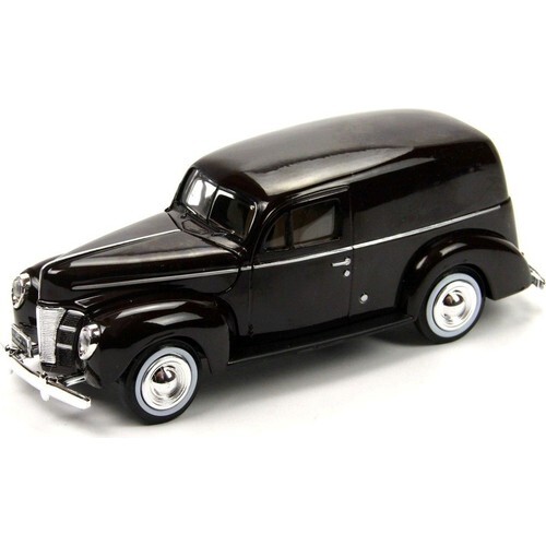 Timeless Classics - 1:24 Ford Sedan Delivery  (American Classics) #73250