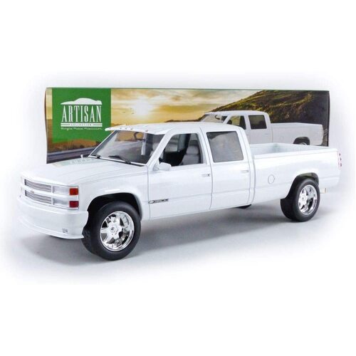 Greenlight 1:18 Olympic White 1997 Chev 3500 crew Cab Silverado Artisan Collection GL19072