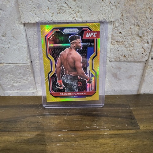 2021 prizm debut francis Ngannou gold 9/10 super rare card last sold over 11k  AUD (o5)