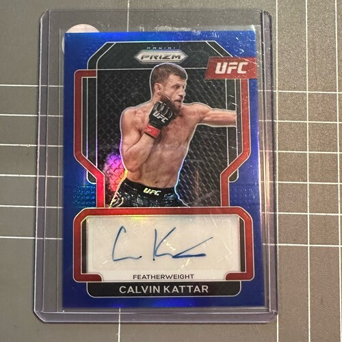 CALVIN KATTAR 2022 Panini UFC Prizm BLUE REFRACTOR AUTO #d  36/49 Featherweight (516o)