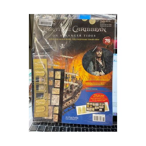 Pirates of the Caribbean - Build The Black Pearl Issue 76 part works