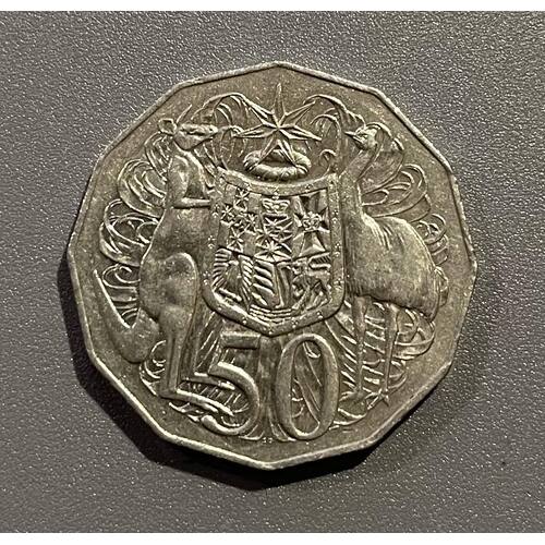 1993 Commonwealth Coat of Arms Lightly Circulated - sculpted by Stuart Devlin (1m Mintage)