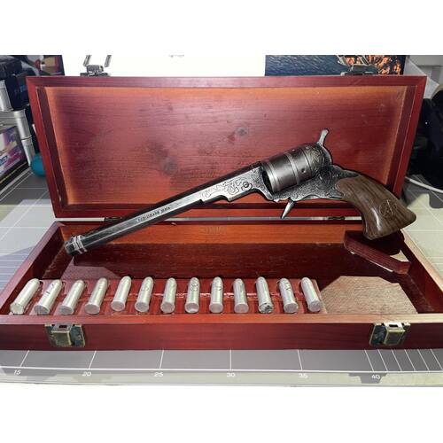 Supernatural Replica Colt and Bullets in Box 1:1