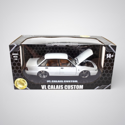 1:24 DDA – Custom Holden VL Calais – Metallic White DDA706