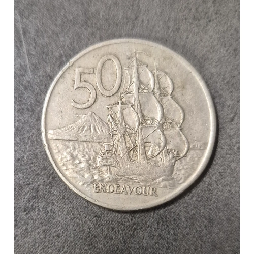 1972 50c Cent New Zealand - Endeavour Rear Low Mintage 157,300