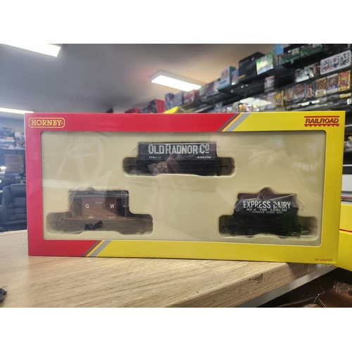 OO Gauge Hornby R60047 Triple Wagon Pack Mixed Wagons with Brake Van -Era 3