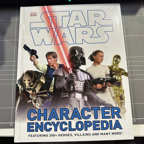 Star Wars Character Encyclopedia - featuring 200+ heroes, villains + (HARDCOVER BOOK)